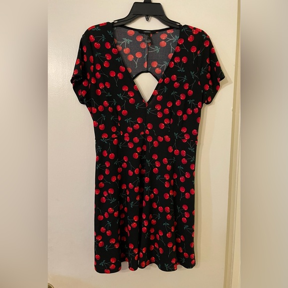 Forever 21 Open Back Cherry 🍒 Print Dress SZ L - Picture 1 of 4